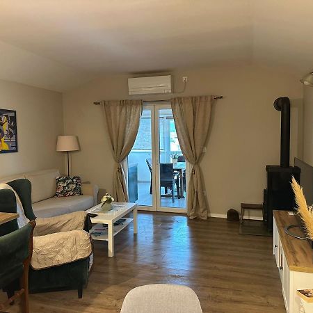 Apartman Lusy ตรีบูนย์ ภายนอก รูปภาพ