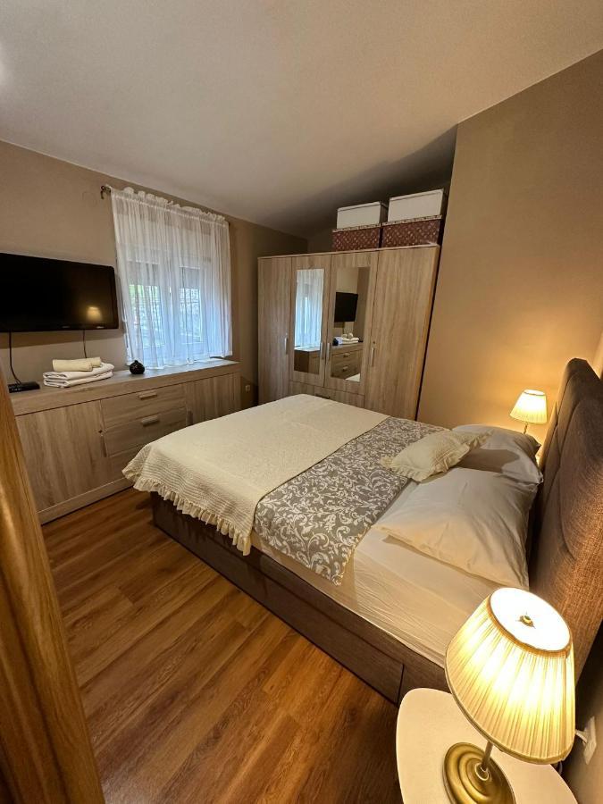 Apartman Lusy ตรีบูนย์ ภายนอก รูปภาพ