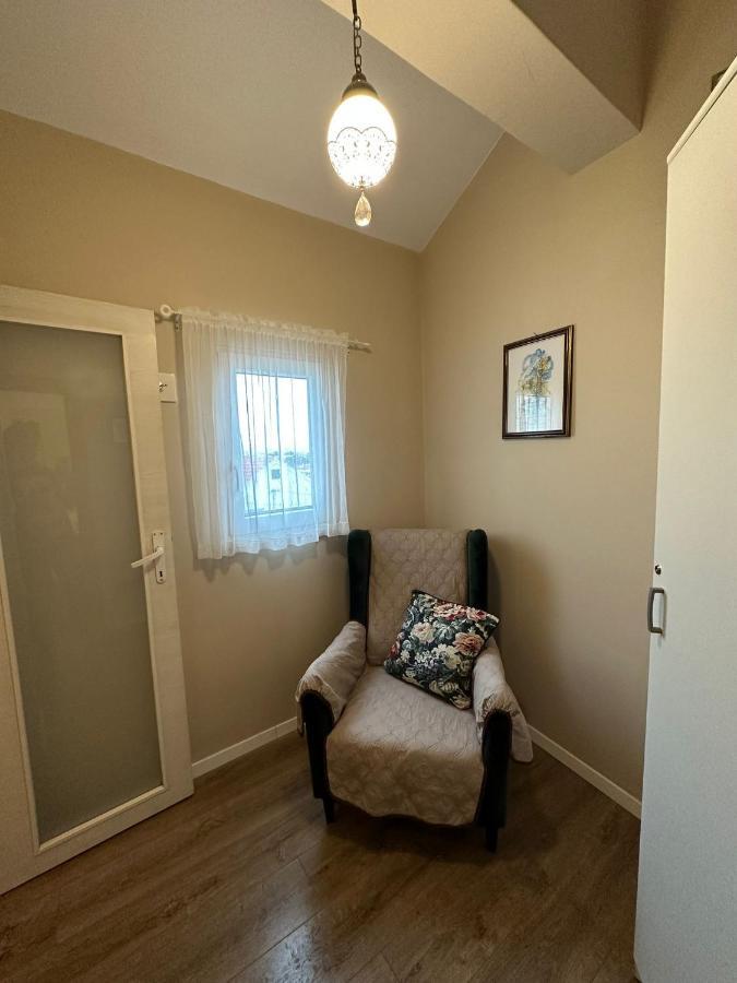 Apartman Lusy ตรีบูนย์ ภายนอก รูปภาพ